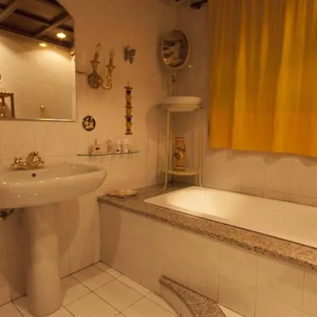 Apartment With 2 Bedrooms In Torino With Wonderful Mountain View Balcony And Wifi 92 Km From The Slopes Apartamento *