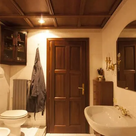 Apartment With 2 Bedrooms In Torino With Wonderful Mountain View Balcony And Wifi 92 Km From The Slopes Apartamento *
